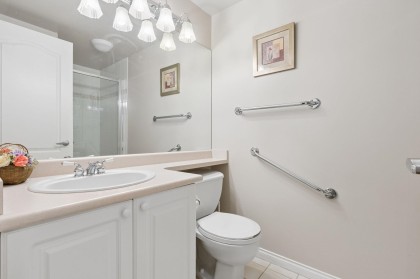 Photo 11 at 304 - 2059 Chesterfield Avenue, Central Lonsdale, North Vancouver