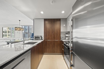 Photo 10 at 1506 - 1088 Richards Street, Yaletown, Vancouver West