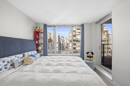 Photo 15 at 1506 - 1088 Richards Street, Yaletown, Vancouver West