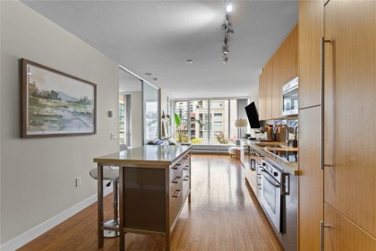 Photo 2 at 308 - 1833 Crowe Street, False Creek, Vancouver West