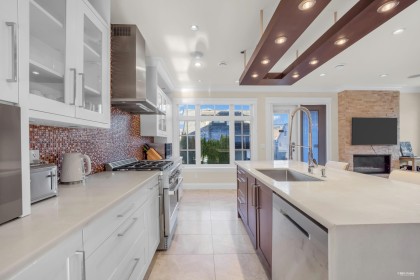 Photo 10 at 2721 W 21st Avenue, Arbutus, Vancouver West