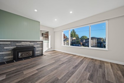 Photo 3 at 338 W 21st Street, Central Lonsdale, North Vancouver