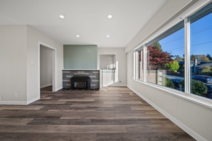 Photo 4 at 338 W 21st Street, Central Lonsdale, North Vancouver