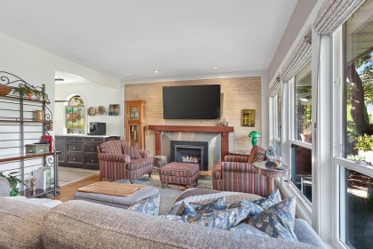 Photo 4 at 535 E Keith Road, Queensbury, North Vancouver