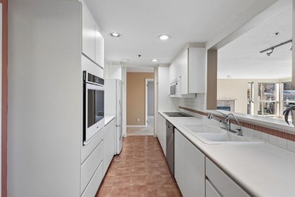 Photo 8 at 305 - 1551 Mariner Walk, False Creek, Vancouver West