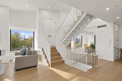Photo 6 at 366 W 25th Street, Upper Lonsdale, North Vancouver