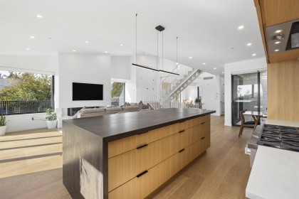 Photo 13 at 366 W 25th Street, Upper Lonsdale, North Vancouver