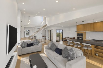 Photo 7 at 366 W 25th Street, Upper Lonsdale, North Vancouver