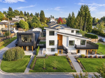 Photo 1 at 366 W 25th Street, Upper Lonsdale, North Vancouver