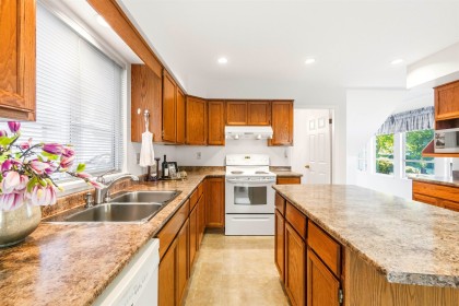 Photo 7 at 865 Ruckle Court, Roche Point, North Vancouver