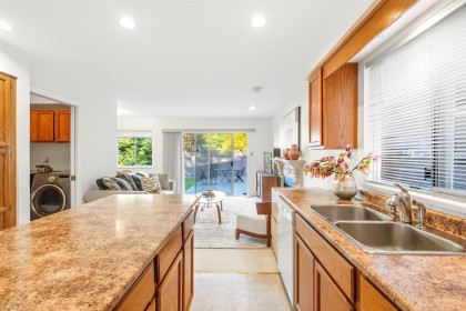 Photo 8 at 865 Ruckle Court, Roche Point, North Vancouver