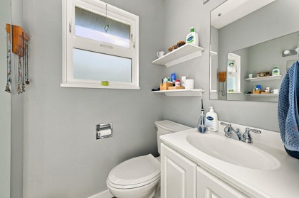 Photo 12 at 950 Tollcross Road, Windsor Park NV, North Vancouver
