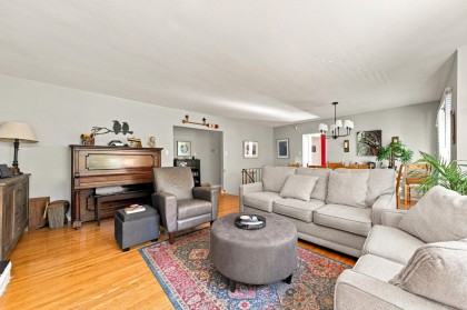 Photo 5 at 950 Tollcross Road, Windsor Park NV, North Vancouver