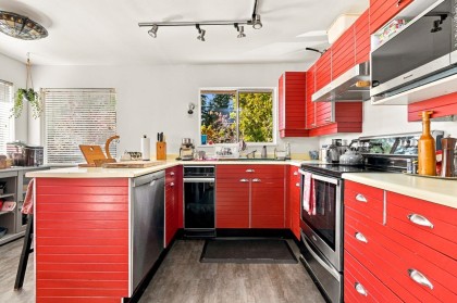 Photo 9 at 950 Tollcross Road, Windsor Park NV, North Vancouver
