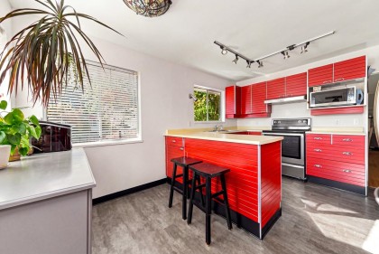 Photo 8 at 950 Tollcross Road, Windsor Park NV, North Vancouver