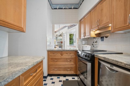 Photo 11 at 2 - 1115 W 10th Avenue, Fairview VW, Vancouver West