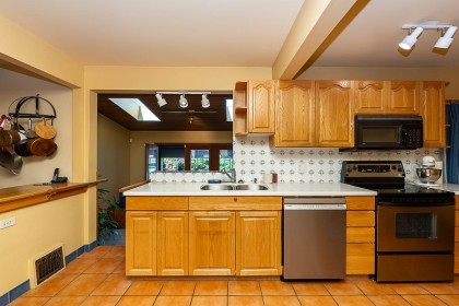 Photo 11 at 1881 Whyte Avenue, Kitsilano, Vancouver West