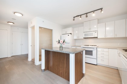 Photo 10 at 712 - 175 W 1st Street, Lower Lonsdale, North Vancouver