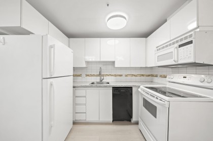 Photo 11 at 508 - 555 Jervis Street, Coal Harbour, Vancouver West