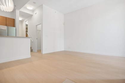 Photo 4 at TH938 Homer Street, Yaletown, Vancouver West