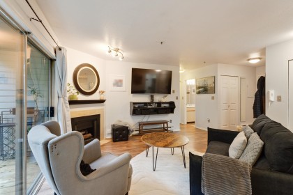 Photo 9 at 101 - 3270 W 4th Avenue, Kitsilano, Vancouver West