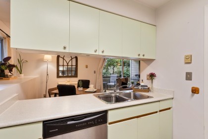 Photo 11 at 101 - 3270 W 4th Avenue, Kitsilano, Vancouver West