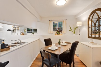 Photo 8 at 101 - 3270 W 4th Avenue, Kitsilano, Vancouver West