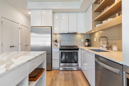 Photo 3 at 403 - 725 Marine Drive, Harbourside, North Vancouver