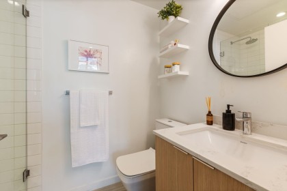 Photo 15 at 403 - 725 Marine Drive, Harbourside, North Vancouver