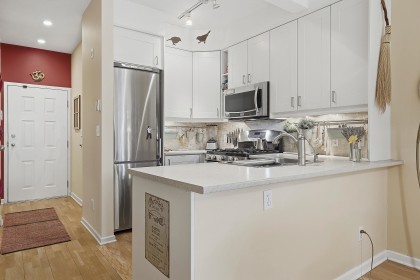 Photo 4 at 123 - 3440 W Broadway, Kitsilano, Vancouver West