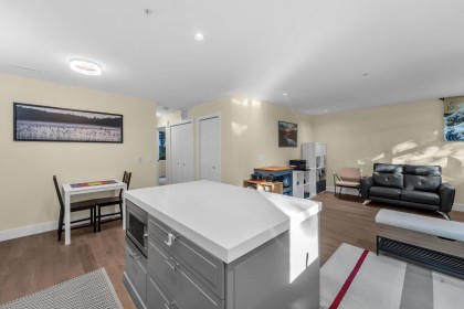 Photo 16 at 7637 Yukon Street, Marpole, Vancouver West