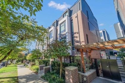 Photo 1 at 7637 Yukon Street, Marpole, Vancouver West
