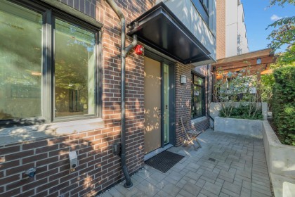 Photo 4 at 7637 Yukon Street, Marpole, Vancouver West