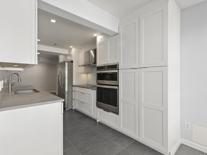 Photo 10 at 701 - 289 Drake Street, Yaletown, Vancouver West