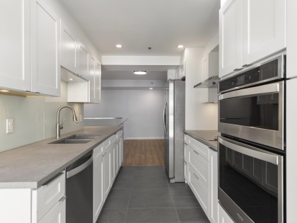 Photo 8 at 701 - 289 Drake Street, Yaletown, Vancouver West