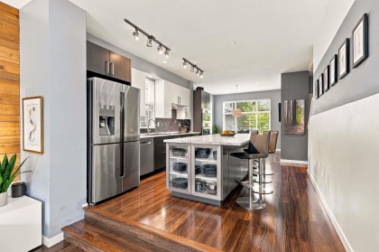 Photo 9 at 709 Premier Street, Lynnmour, North Vancouver