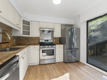 Photo 7 at 1996 Purcell Way, Lynnmour, North Vancouver