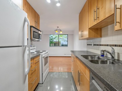 Photo 4 at 106 - 1844 W 7th Avenue, Kitsilano, Vancouver West