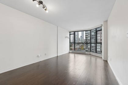 Photo 5 at 805 - 888 Hamilton Street, Downtown VW, Vancouver West