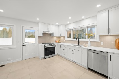 Photo 7 at 4593 Cliffmont Road, Deep Cove, North Vancouver