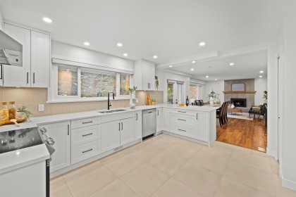 Photo 9 at 4593 Cliffmont Road, Deep Cove, North Vancouver