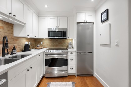 Photo 9 at 102 - 828 Gilford Street, West End VW, Vancouver West