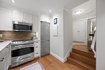 Photo 10 at 102 - 828 Gilford Street, West End VW, Vancouver West