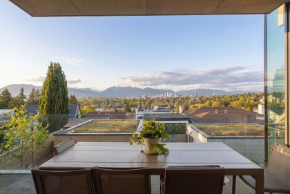 Photo 6 at 2723 W 30th Avenue, MacKenzie Heights, Vancouver West