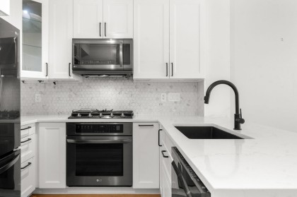 Photo 3 at 417 - 119 W 22nd Street, Central Lonsdale, North Vancouver