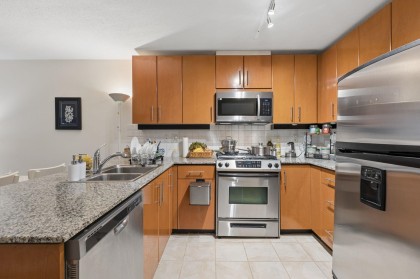 Photo 17 at 607 - 188 E Esplanade, Lower Lonsdale, North Vancouver