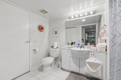 Photo 22 at 607 - 188 E Esplanade, Lower Lonsdale, North Vancouver