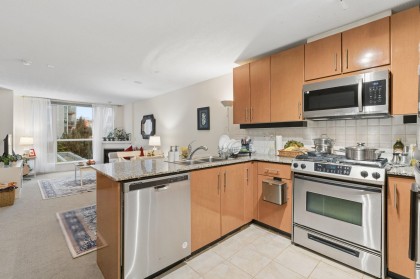 Photo 18 at 607 - 188 E Esplanade, Lower Lonsdale, North Vancouver