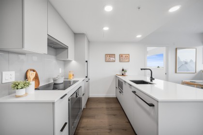 Photo 6 at 602 - 8030 Oak Street, Marpole, Vancouver West