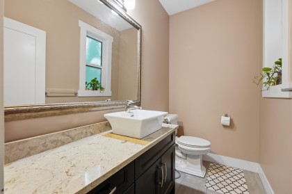 Photo 10 at 631 W 24th Close, Mosquito Creek, North Vancouver